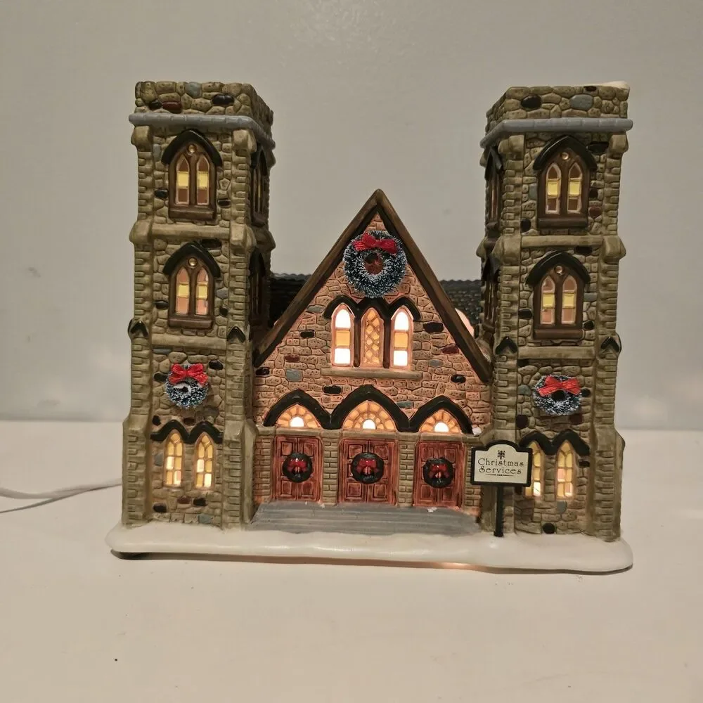 St Nicholas Square Lighted Cathedral of Peace Village Collection 1998 Retired